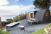 Sunset Couples Retreat with Hot tub Hotel a Barmouth