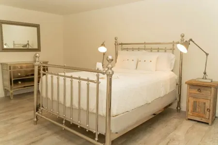 5min to Beach/6min 2 Aventura Mall/close 2 Wynwood Отели рядом с достопримечательностью «Ancient Spanish Monastery»