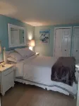 A Waterfront Treasure Hotels near Paradise Cove Campground