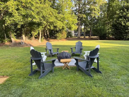 Walk to everything Rock Hall from this 1st floor apartment. Sleeps 4! Отели в г. Кент