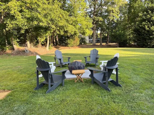 Walk to everything Rock Hall from this 1st floor apartment. Sleeps 4!