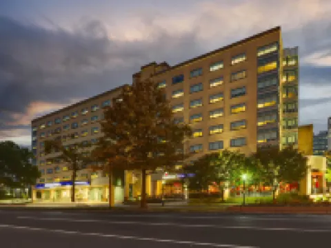 DoubleTree by Hilton St. Louis Forest Park Hotels in der Nähe von Cathedral Basilica of Saint Louis