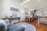 Heart of Queenscliff - Heritage Listed Ballroom Apartment 1