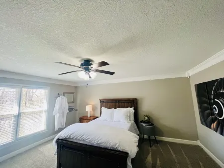 Welcome to Our Spacious 3,000 Sqft Home with a Main Floor Master.