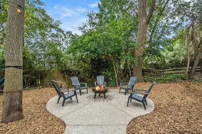 Gorgeous New Home, Sleeps 10, Steps Away from Lake Michigan Beaches