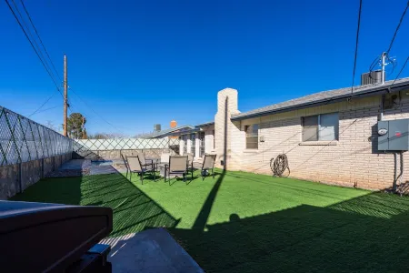 Harry Potter Wizarding Home: 5 Beds & Heated Salt Pool