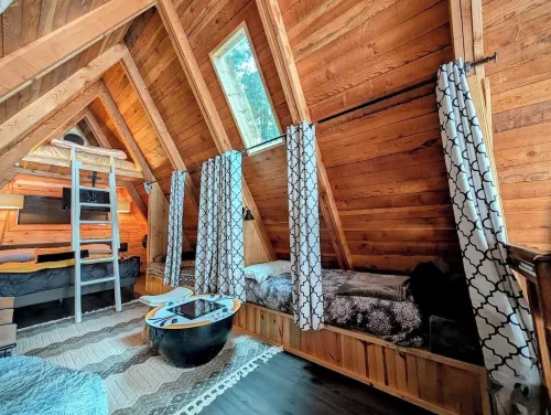 STUGÄ cabin, walk 2 hot spring's pool & food