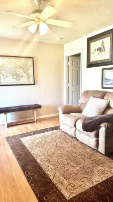This little Nook, 1-bedroom apartment in delightful Madisonville with AC, WiFi.