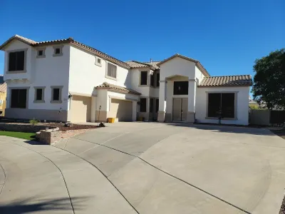Spacious 4,000 sq ft Home. 4 Bedroom, 4 Bath, 4 Queen, 2 King Beds, 1 Hide-a-Bed Arizona Computer Outlets 주변 호텔