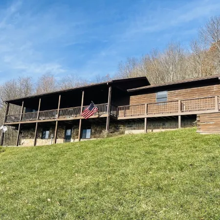 Ranch Home w/ Rolling Hill Views & Hot Tub