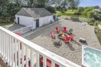 Hot Tub Relaxing Retreat. Large Group Gatherings! Business Travel.