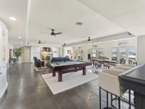 Beautiful False River Home on water w/ Dock Hotels in Pointe Coupee Parish