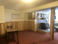 Comfortable apartment with spectacular mountain and ocean views.