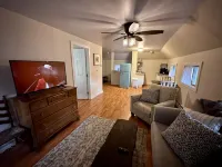 Cozy 1 king bed Apt Minutes to Okemo (Pet Friendly)