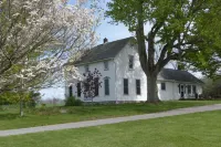 Rustic Country farmhouse on 2 acres close to several lakes. Hawblitzel Party Cove 주변 호텔