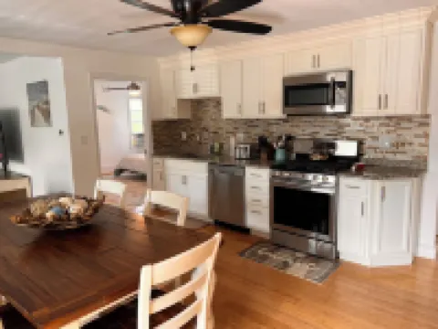 <br>Danvers spacious apt near Salem historic witch town Mall / Hospital Hotels in Danvers