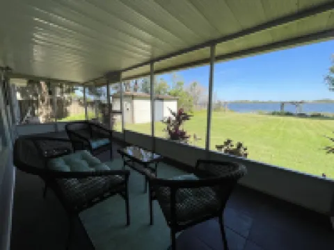 Newly Remodeled Lakefront Vacation Home on the Chain of Lakes in Winter Haven