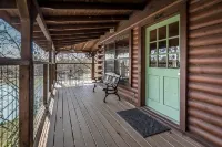AMAZING LOG TREEHOUSE CABIN ON THE COLORADO RIVER