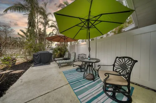 Lido/St. Armands, Sarasota-Walk to Beach & St. Armands, Private cottage w/grill!