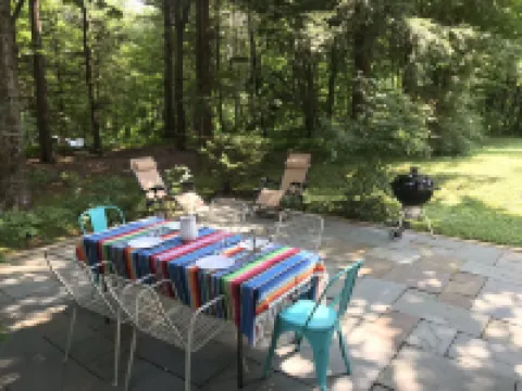 Chic, Cozy & Fun, Ski-in Ski-out, Great Location Stowe!