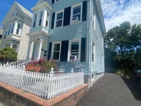 Boston 2bd King Bed near Harvard, MIT, subway near Boston. On-site free Parking