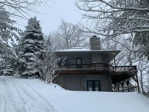 Romantic & Secluded!  Blowing Rock, Views, Hot Tub - the Secret Shack