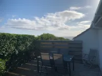 Cottage on coastpath, dogs welcome, includes Hotel indoor pool gym and tennis Hotel a Mullion
