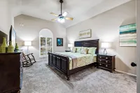 Rockwall Urban Oasis- 3600sqft -Pool/Spa/Game Room/Office-Overlooks Lake/Park - piscina
