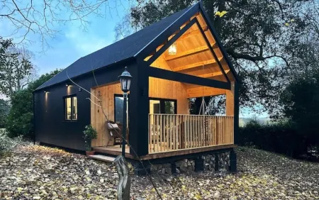 Narnia - a picture-perfect private woodland escape Отели в г. Спилсби