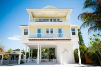 All New-Fully Renovated! Steps to Beach. Near Boca Grande. Great Beaches/Fishing