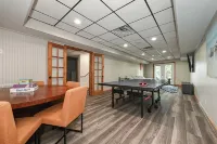 LUXE, LKN DEEP WATER, VIEWS, HOT TUB, GAME ROOM