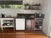 Spacious Bangalow Apartment for short and longer stays.