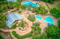 La Vita e Bella  Luxury Villa on Lake Travis /4  King Suites/ Epic Views/ - Villas