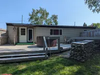 UP Adventure Basecamp with hot tub close to the Porcupine Mountains. - 3-Star
