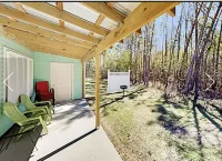 < 10 min. to beach, trails & The WHARFdog friendly) - Villas