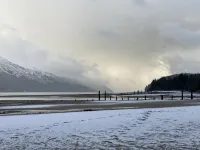 Sandy Beach Sunrise Studio- Just steps from Sandy Beach & Treadwell trail! فنادق في جونو