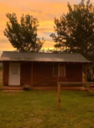 The Bear Cabin a rustic ranch cabin 卡里布縣酒店