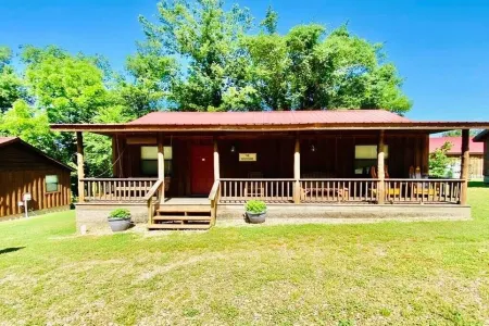 The Woodshed Cabin #304 Отели в г. Маунтин-Вью