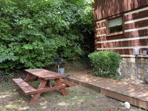 Fishing Fun! Corn Hole-Wifi-Hot Tub-Picnic Table-Relax and Play! Easy Roads