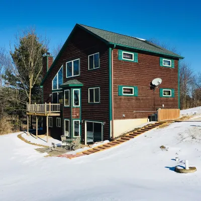 Birch Lake Secluded Getaway- Serenity home 5 bedroom sleeps up to 14 Hotels in Monroe County