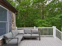 Beautiful home in Orleans. Park, Beach, Lake & Ocean.  Telsa charge Hotels in Orleans