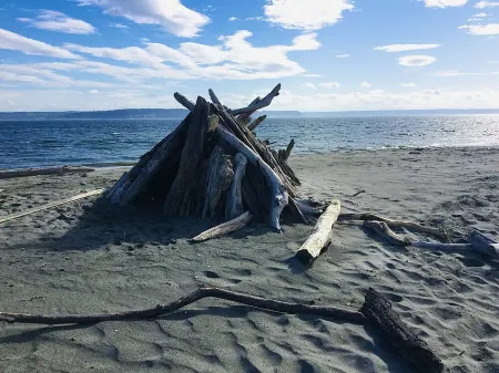 Historic Haven Across From Puget Sound High Speed Internet.