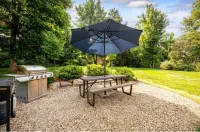 Luxury Lodge overlooking both Grand Traverse Bays