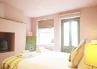 Classic 2 bedroom apartment