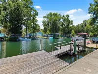 Amazing Waterfront House, Weeki Wachee - Use of Kayaks Hotels in Weeki Wachee Gardens