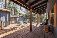 Surrounded by Pine Trees / Wildlife / Peaceful / Nearby Hikes