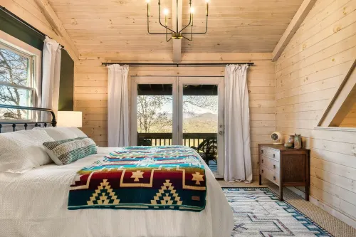 Blue Ridge Luxury Cabin - Views, Hot Tub & Firepit