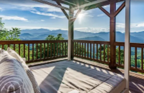 Majestic View Bryson City: Hot Tub + Pool Table + Amazing Views + Pet Friendly