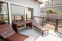 OCEANFRONT Luxury Roads End 4000sft home w/Hot tub! Dog friendly, amazing views!