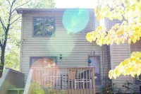 Urban Woodland at High Point Hotel in zona High Point Museum